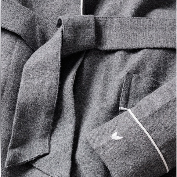 Petite Plume Men's Flannel Robe in Grey Size XL Used Once Preowned Stylish W/Box - Picture 2 of 7